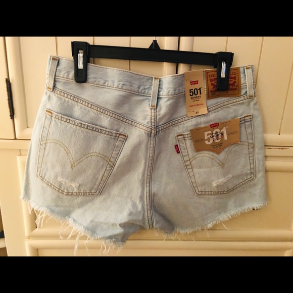 NWT! Levi' 501 Distressed Denim Jean Shorts - Picture 6 of 10